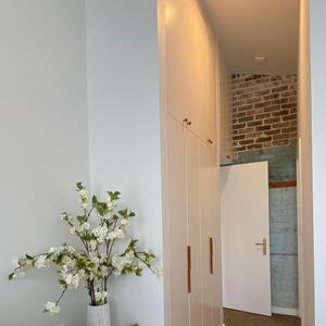 This wardrobe is perfect mix of features to create a practical space for storage!!

#masikukitchens #wardrobe #itsgiving #storage #practical #joinerydesign #cabinetmaker
