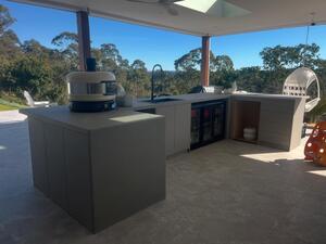 The perfect outdoor BBQ area 🍕🍹

#custombuilt #masikukitchens #bbqarea #outdoorliving