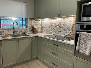 Our McGraths Hill job almost complete 🌱👷🏠

Shaker Style Doors in Resene Lemon Grass paint.
Beautiful marble style benchtop @polytec Laminate Marko Di Monte Smooth