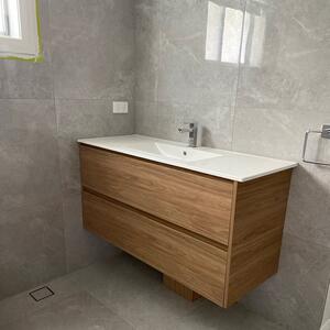 Floating bathroom vanity 🛁🌳🚰

We love the white-timber combo!!

#vanity #timbers #whiteandtimber #bathroom #masikukitchens #custom